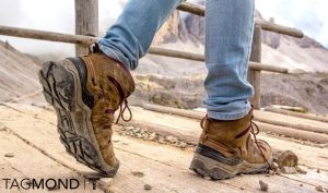 اهمیت جنس کفش زمستانی