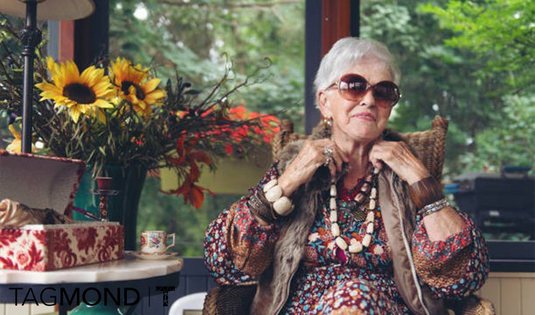 اکسسوری زنان مسن