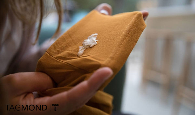 نحوه پاک کردن لک ادامس