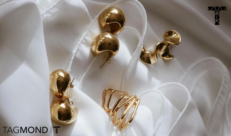 گوشوارههای طلایی؛ بیرقیب برای درخشش در استایل مهمانی زنانه