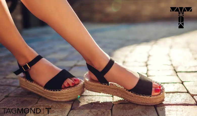 جنس رویه و بندها؛ نکته‌ای مهم در راهنمای خرید صندل / پارچه‌ای و نخی