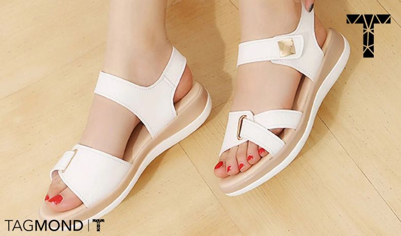 جنس رویه و بندها؛ نکته‌ای مهم در راهنمای خرید صندل / چرم مصنوعی یا فوم