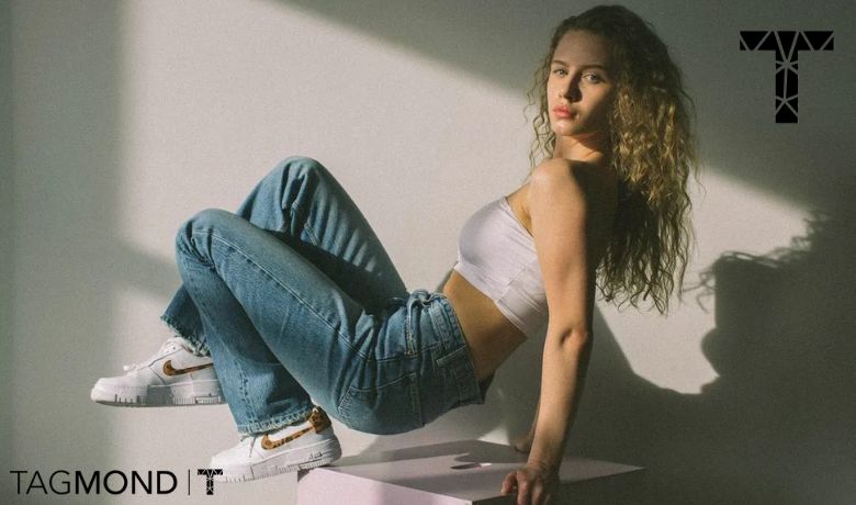 شلوار جین سبک چیست و چرا گزینهای مناسب برای تابستان است؟